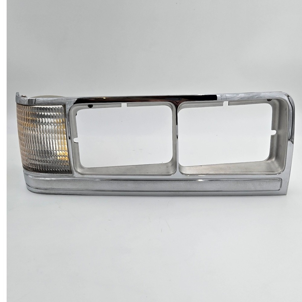 OEM 87-91 Ford Grand Marquis Right Passenger Headlight Bezel w/ Corner Light